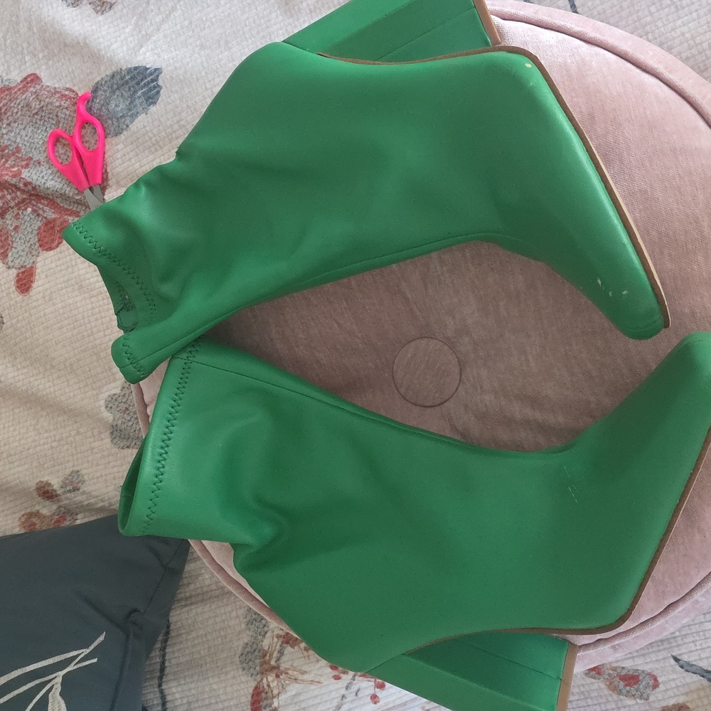 Green Leather Ankle Boots gently Used Few Chips On the Boots please See Pictures